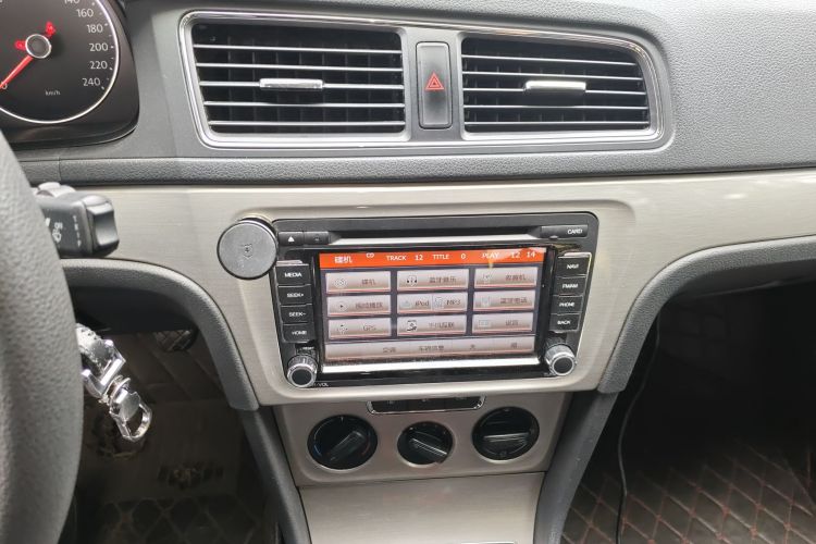 大众 朗逸 2013款 改款经典 1.6L 手动舒适版中控内饰16