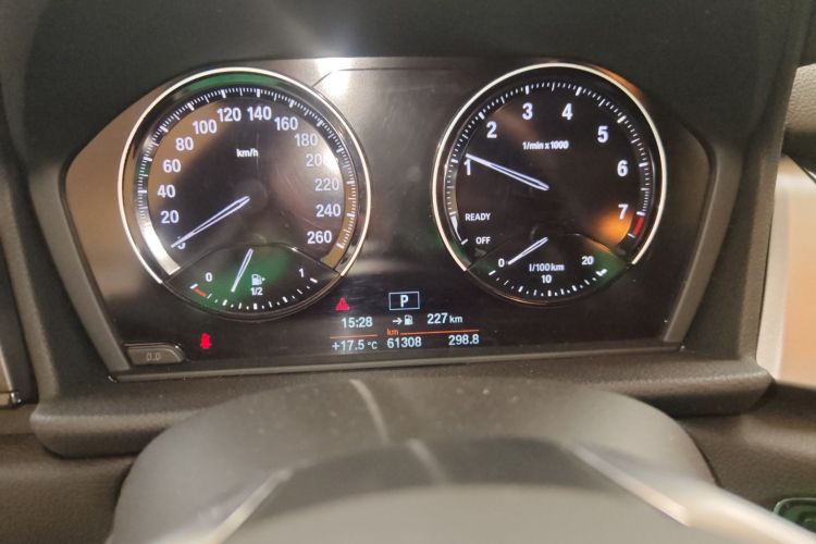 宝马2系多功能旅行车 2018款 220i 领先型中控内饰14