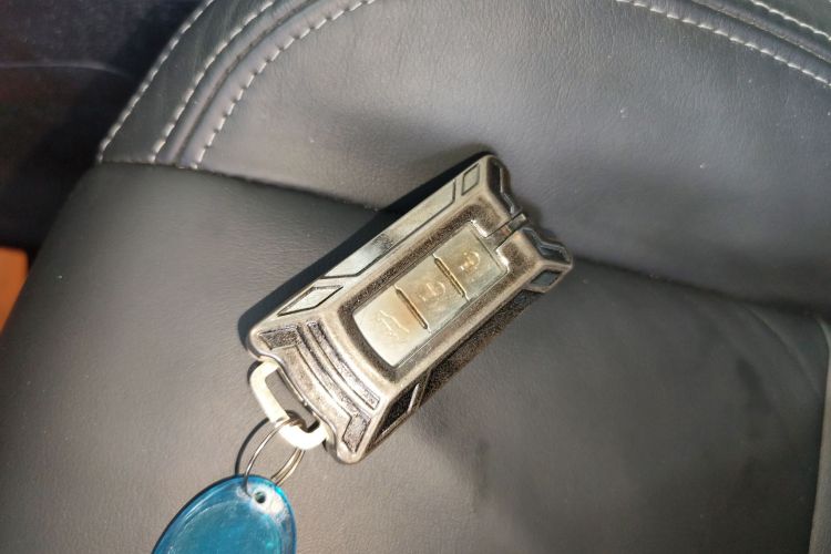 三菱 欧蓝德 2019款 2.4L 四驱致享版 7座 国VI中控内饰11