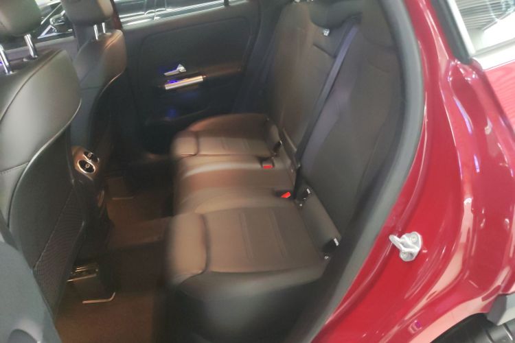 奔驰GLA 2020款 GLA 200中控内饰21