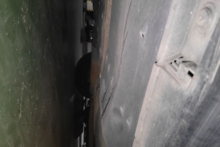 红旗H7 2013款 2.0T 豪华型局部细节9004