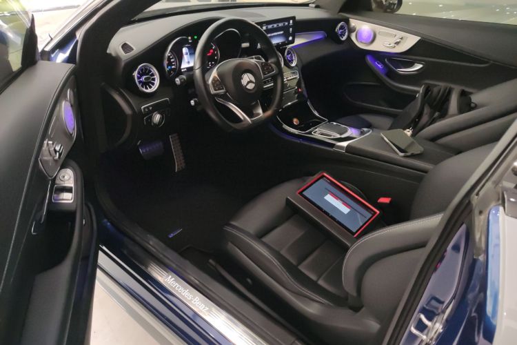 奔驰C级(进口) 2018款 C 200 轿跑车中控内饰7003