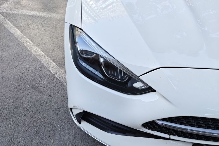 奔驰C级 2022款 改款 C 260 L 运动版车身外观8