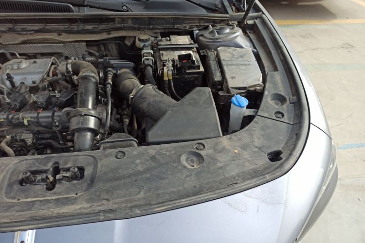 红旗H5 2023款 1.5T DCT智联旗韵版机舱底盘26