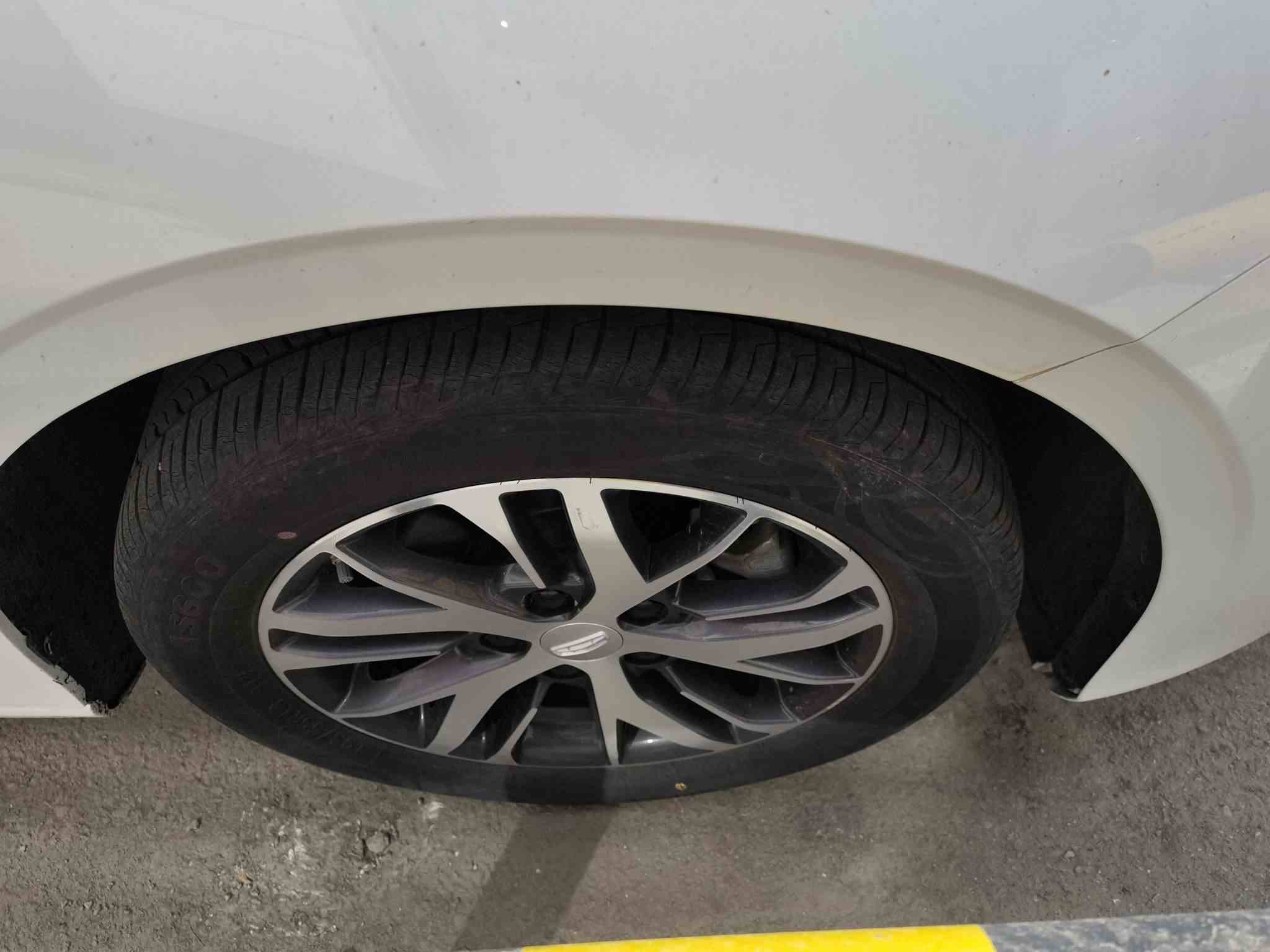 吉利汽车 帝豪 2023款 第4代冠军版 1.5L CVT豪华型(2)