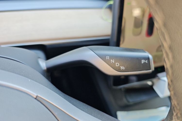 特斯拉 Model 3 2022款 后轮驱动版中控内饰18