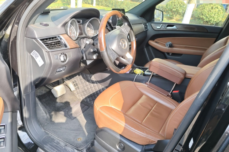 奔驰GLS  GLS 400 4MATIC豪华型中控内饰20