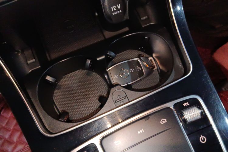 奔驰C级 2019款 C 260 运动版中控内饰11