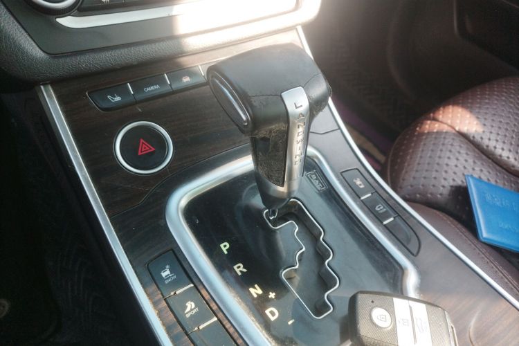 陆风X7 2015款 2.0T 全景尊贵版局部细节18