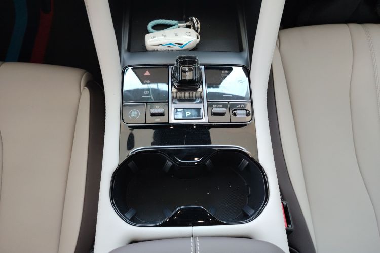 比亚迪 宋PLUS新能源 2025款 DM-i 智驾版 112KM 尊贵型中控内饰18