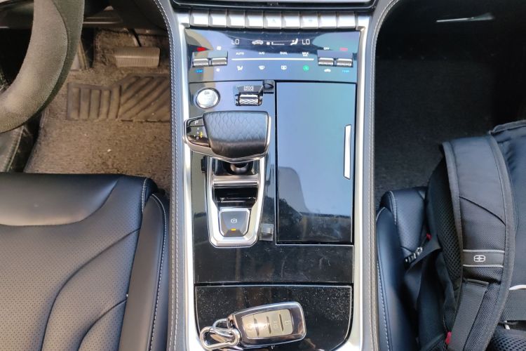 长安CS85 COUPE 2019款 1.5T DCT动版 国VI中控内饰18