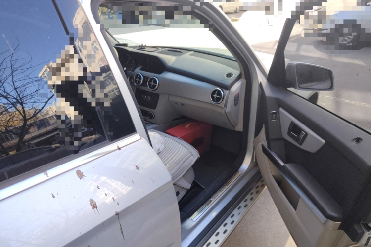 奔驰GLK级 2015款 GLK 300 4MATIC 时尚型 极致版局部细节9005