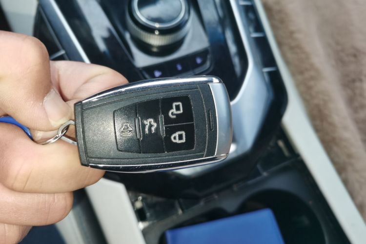 北京汽车 北京EU5 2018款 R500 智风版中控内饰11