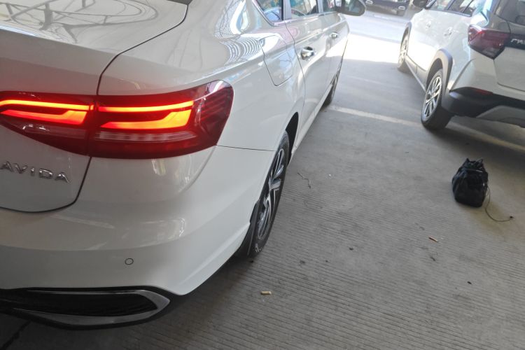 大众 朗逸 2024款 1.5L 自动星空五百万版车身外观9