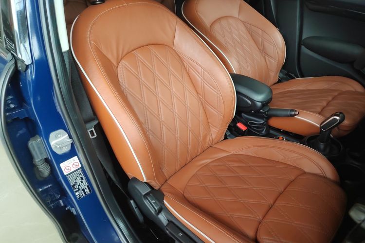 MINI 2018款 1.5T COOPER 艺术家 五门版局部细节41