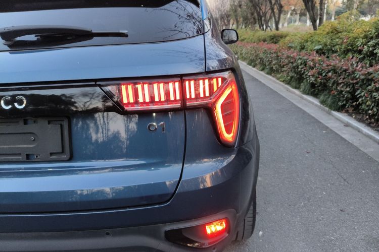 领克01 2017款 2.0T 两驱耀Pro版车身外观9