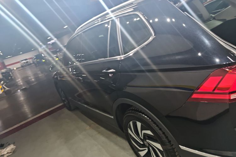 大众 途观L 2024款 300TSI 自动两驱智享版车身外观4