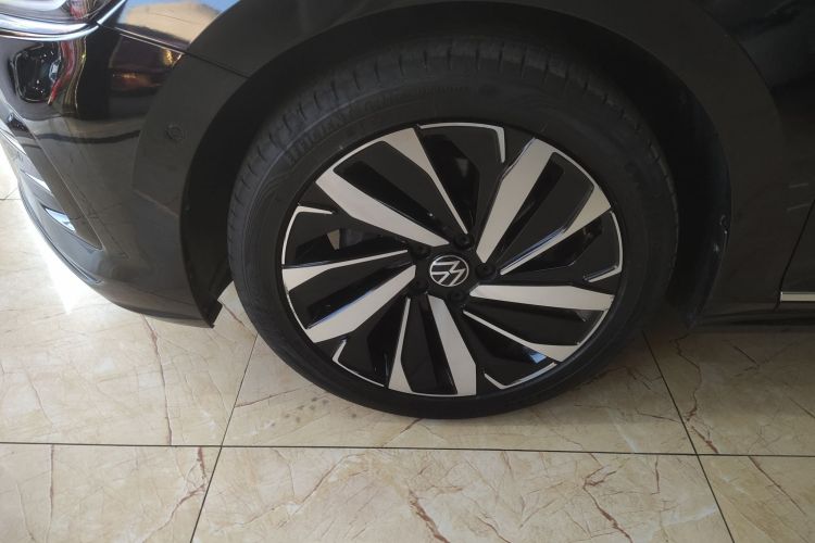 大众 帕萨特 2023款 330TSI 豪华版车身外观6007