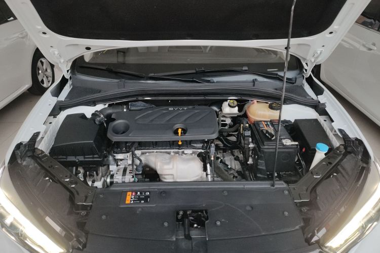 荣威i5 2021款 1.5L CVT钻石版机舱底盘24