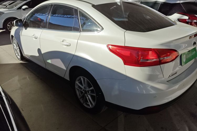 福特 福克斯 2015款 三厢 EcoBoost 180 自动精英型车身外观4