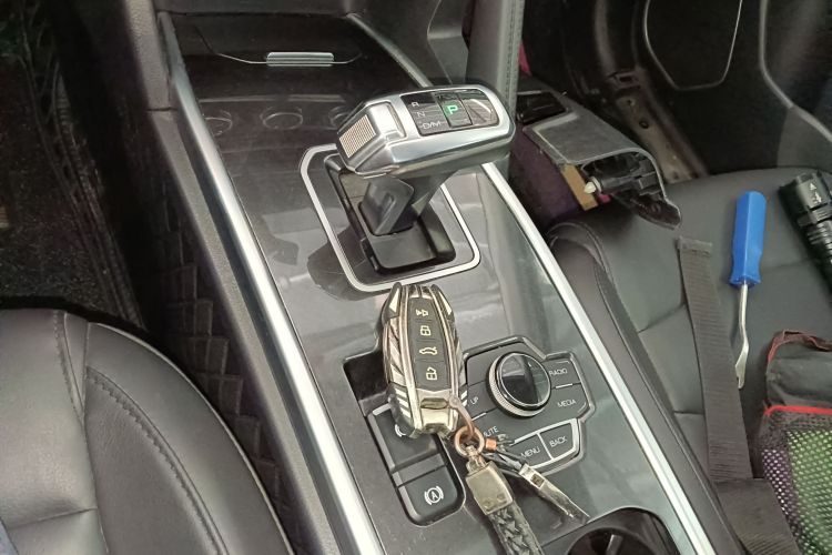 哈弗H6 2018款 蓝标 运动版 1.5T 自动两驱精英型中控内饰18