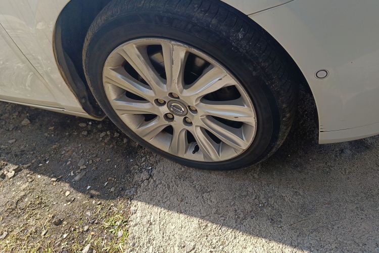 沃尔沃V40 2014款 2.0T 智雅版车身外观10