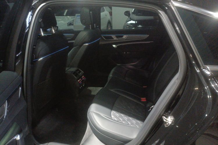 奥迪A6L 2025款 45 TFSI 臻选动感型中控内饰7004