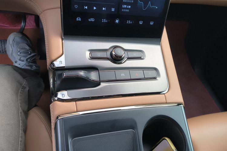 蔚来ES6 2020款 420KM 运动版中控内饰18