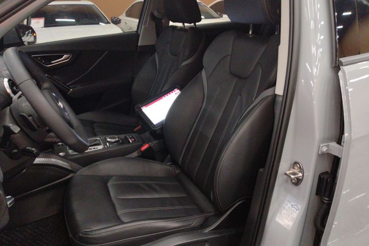 奥迪Q2L 2023款 35TFSI 时尚动感型中控内饰19