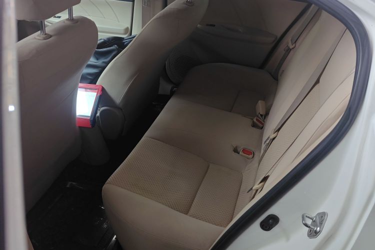 丰田 威驰 2014款 1.5L 自动智臻版中控内饰7004