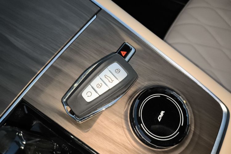 吉利汽车 星越L 2025款 东方曜 2.0TD 自动四驱望月版中控内饰11