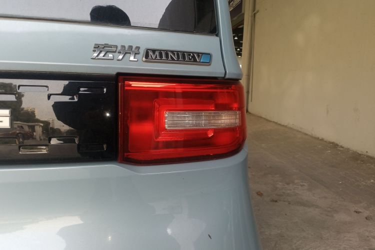 五菱汽车 宏光MINIEV 2021款 马卡龙臻享款 磷酸铁锂车身外观9