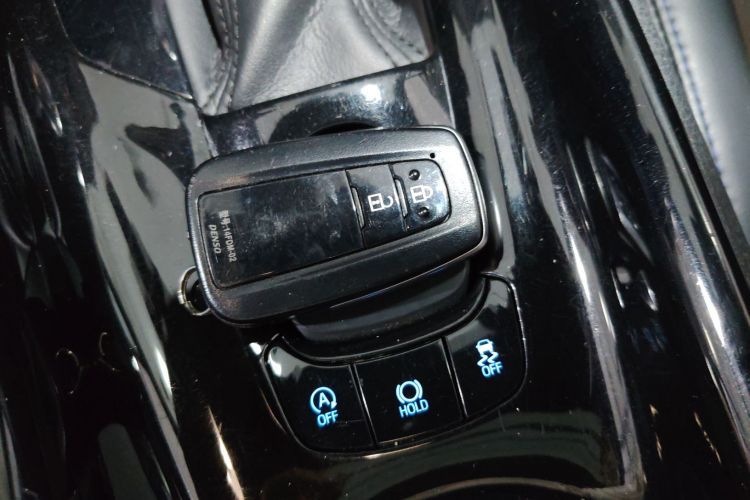 丰田C-HR 2020款 2.0L 领先版中控内饰11