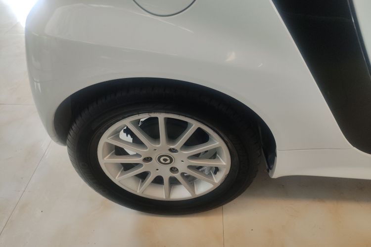 smart fortwo 2012款 1.0 MHD 硬顶舒适版车身外观6008