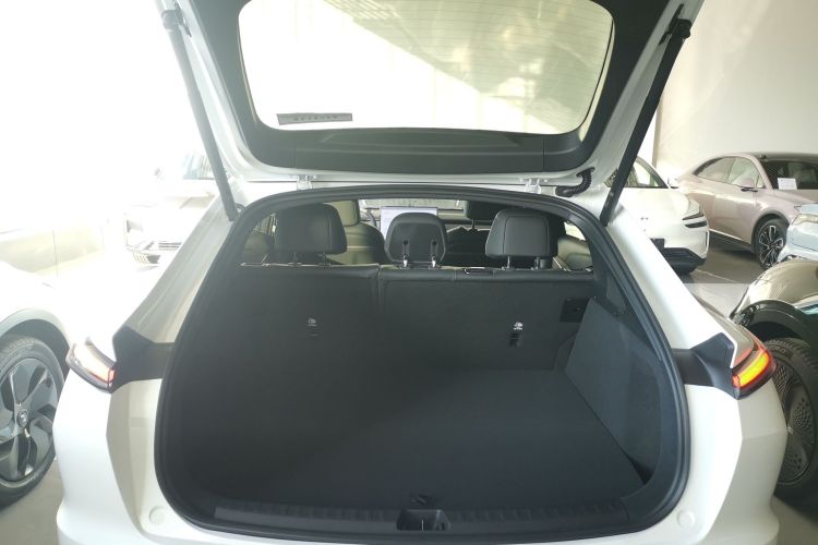 乐道L60 2024款 60kWh 后驱版机舱底盘23