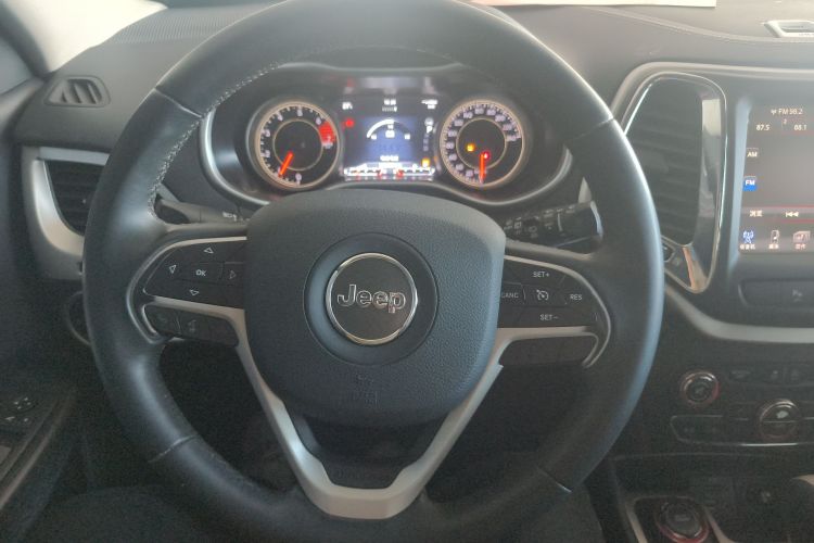 Jeep 自由光 2016款 2.4L 专业智能版局部细节13