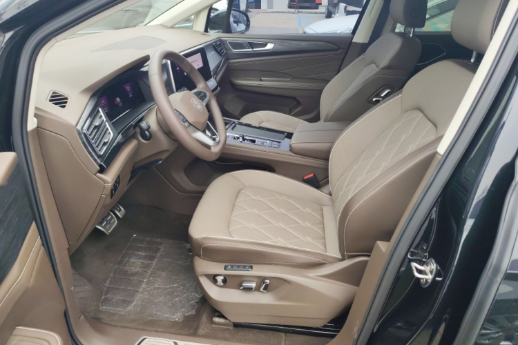 大众 威然 2024款 380TSI 尊贵版中控内饰19