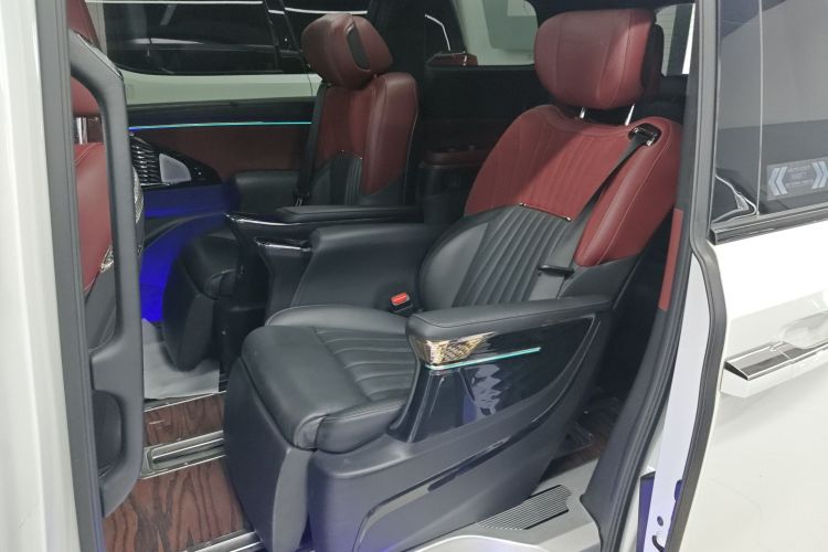 广汽传祺 传祺M8 2023款 宗师系列 400T 旗舰版中控内饰21