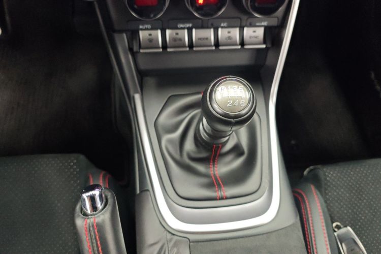 斯巴鲁BRZ 2022款 2.4L 手动版中控内饰18