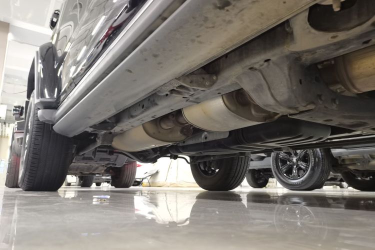 坦克300 2023款 城市版 2.0T 很有型机舱底盘29