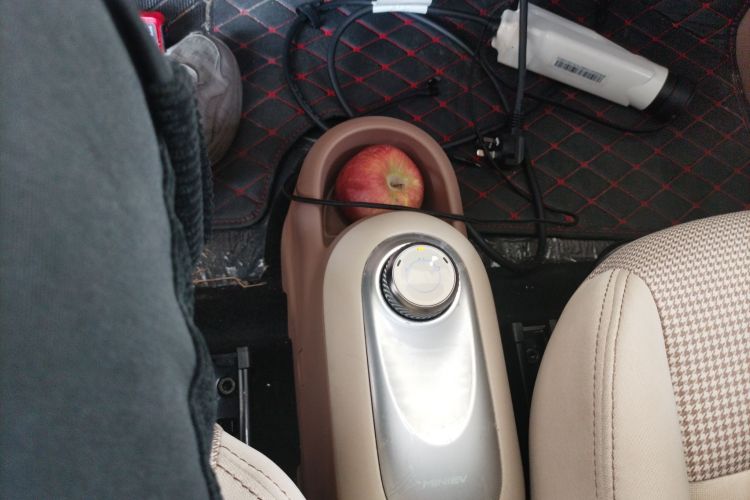 五菱汽车 宏光MINIEV 2025款 四门版 进阶款中控内饰18