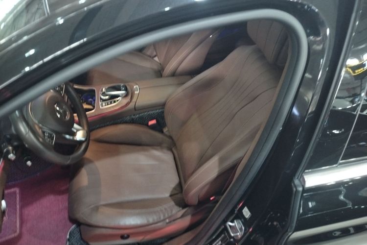 奔驰E级 2018款 改款 E 200 L局部细节19