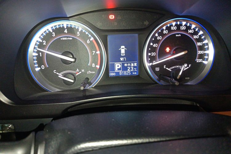 丰田 汉兰达 2015款 2.0T 两驱精英版 7座中控内饰15