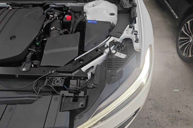 沃尔沃XC60 2026款 B5 四驱智远豪华版机舱底盘26