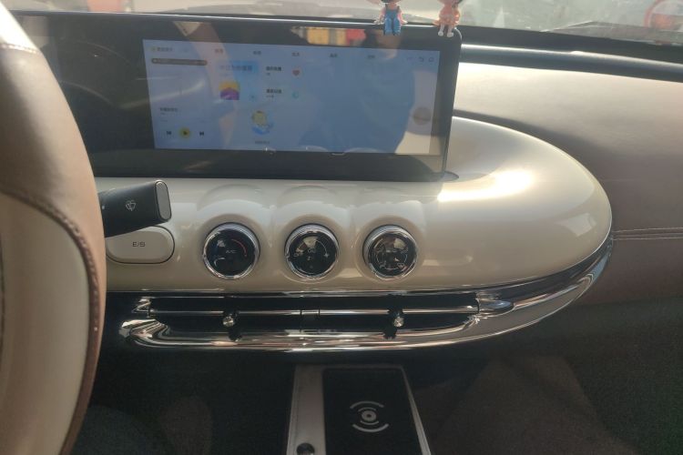 五菱汽车 五菱缤果 2023款 203km 舒享款中控内饰16