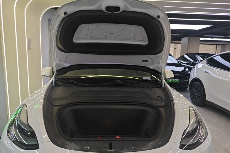 特斯拉 Model Y 2023款 长续航全轮驱动版机舱底盘24