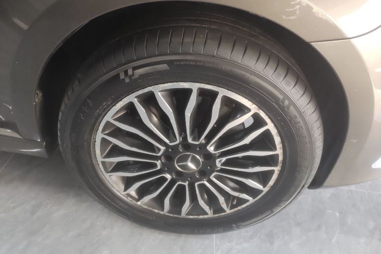 奔驰V级 2017款 V 260 尊贵版车身外观10