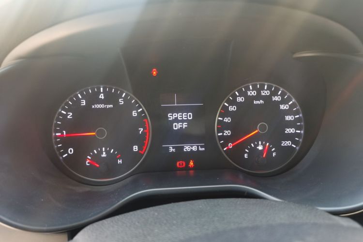 起亚K2 2017款 三厢 1.4L MT GLS中控内饰14