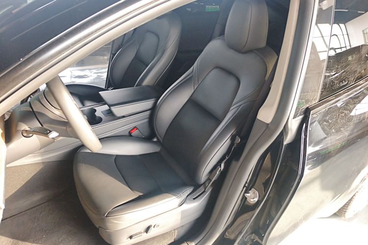 特斯拉 Model Y 2022款 改款 后轮驱动版中控内饰19