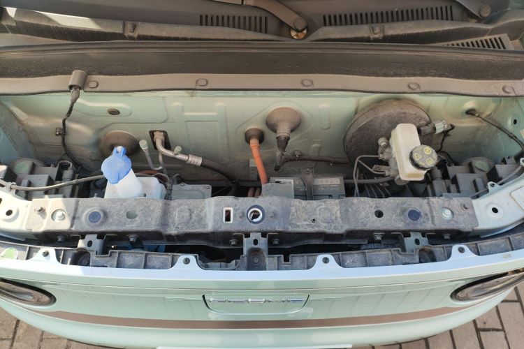 吉利银河 2023款 熊猫mini 200km 灵动熊机舱底盘24